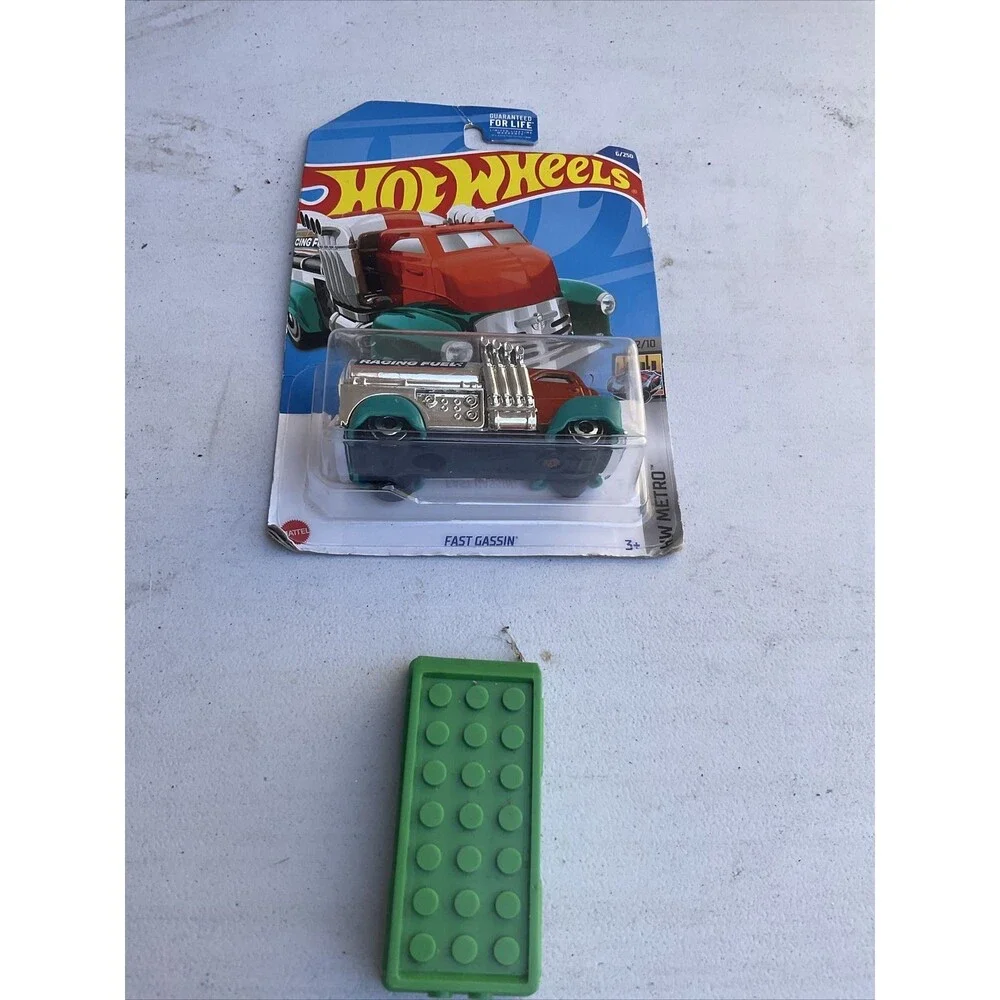 Two Cars Lego Racers Hot Wheels Brickin’ Delivery , Fast Gassin Sealed - Picture 9 of 9